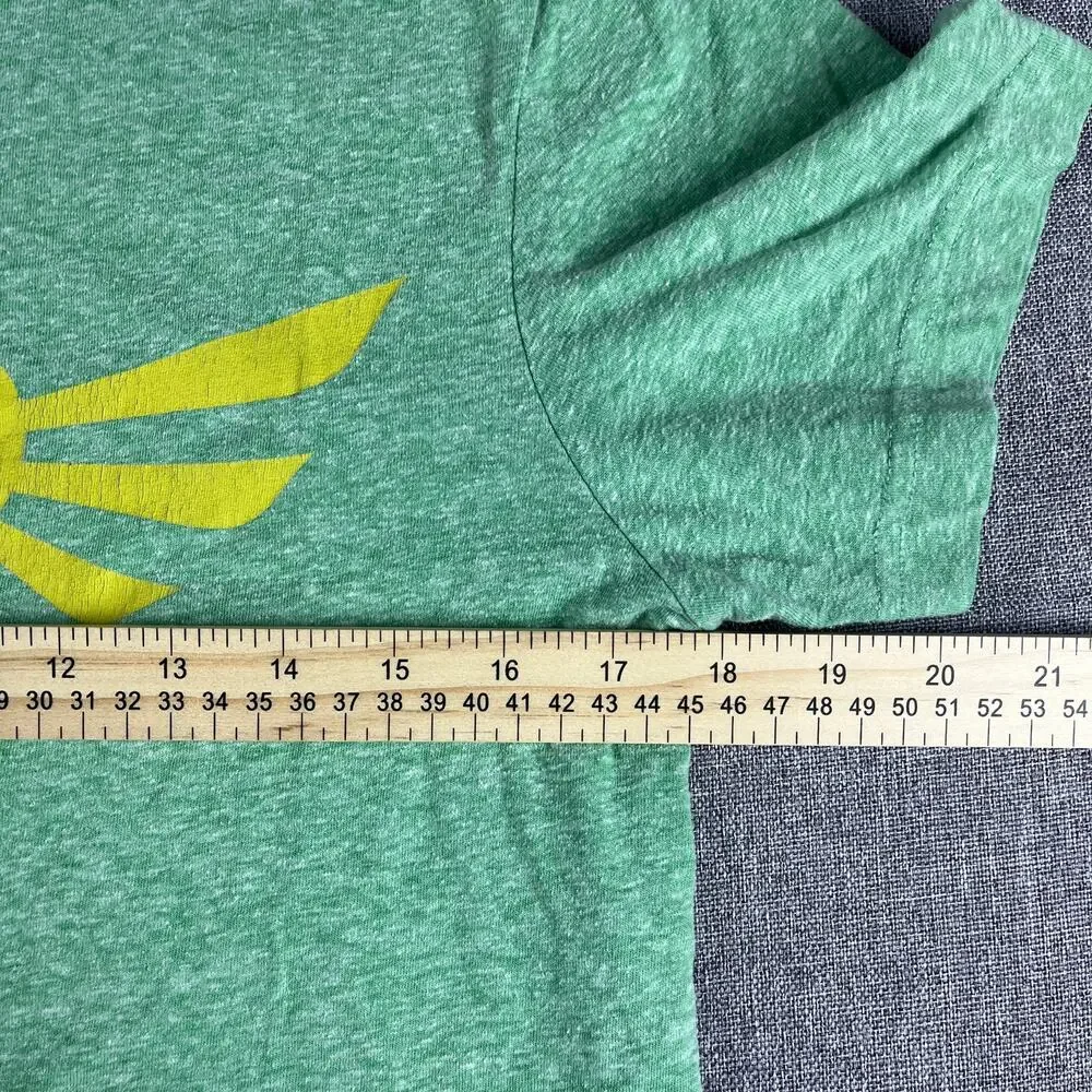Legend Of Zelda T Shirt Small Green Skyward Sword Nintendo Retro - Picture 4 of 8